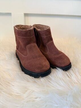 💫2/$25 • Zara Kids Chestnut Suede Faux-Fur Lined Ankle Boots